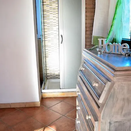 Mi Casa Es Tu Casa 79 3*