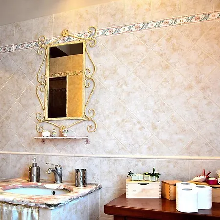 فندق مبيت وإفطار Mi Casa Es Tu Casa 79 3*